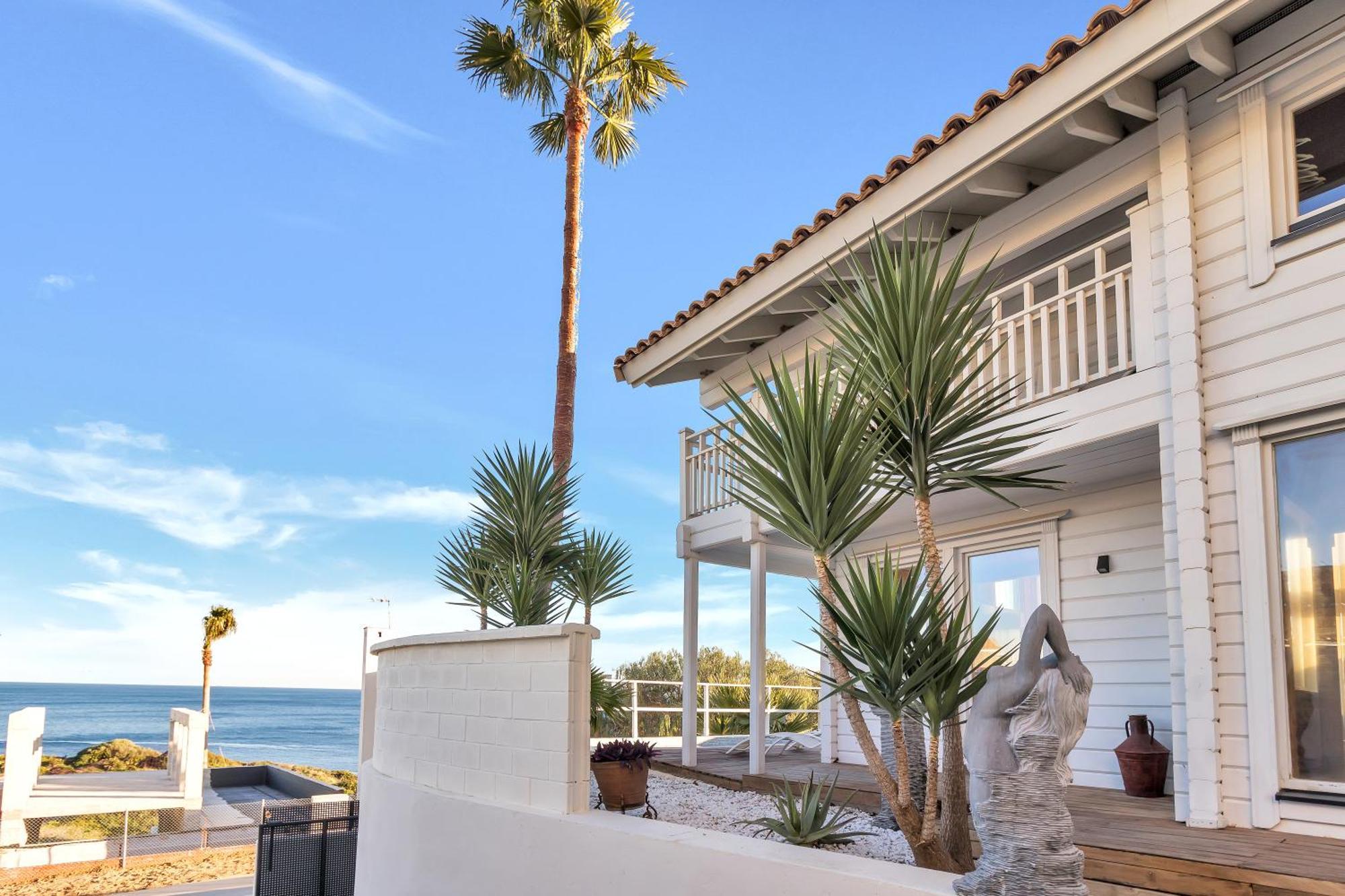 Increible Villa De Madera Con Vistas Al Mar อัลเฮซิราส ภายนอก รูปภาพ