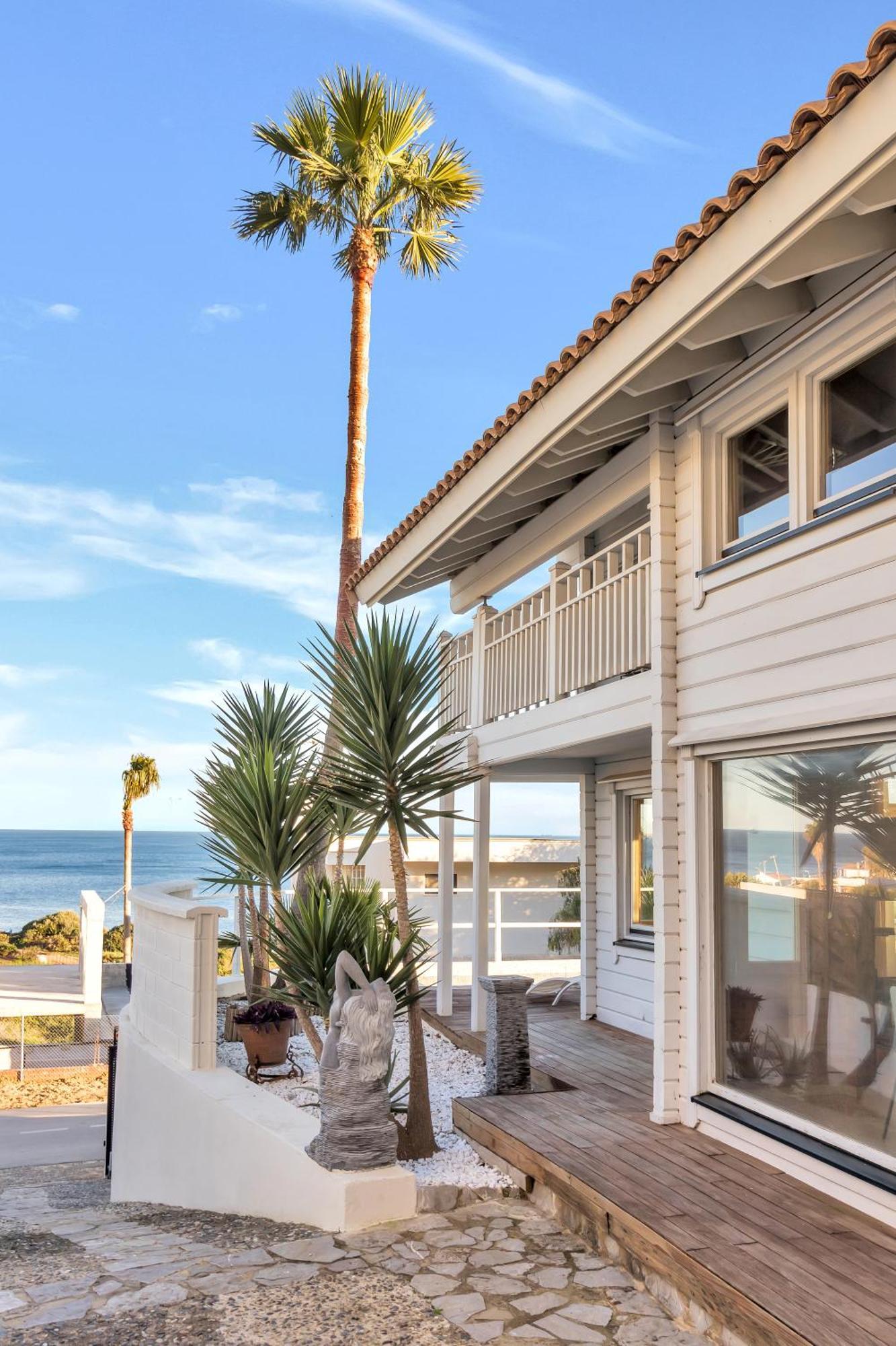 Increible Villa De Madera Con Vistas Al Mar อัลเฮซิราส ภายนอก รูปภาพ