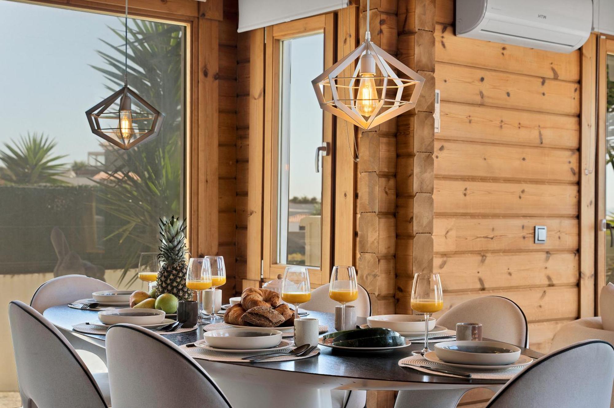 Increible Villa De Madera Con Vistas Al Mar อัลเฮซิราส ภายนอก รูปภาพ